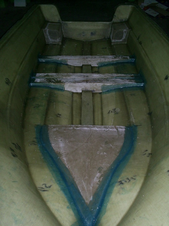 Разбор лодок. Мотолодка Нептун 3м. Лодка Нептун 3. Лодка Нептун 1. Стеклопластиковый катер Нептун.